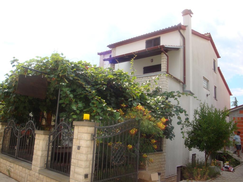 Apartments Sasha بولا الغرفة الصورة