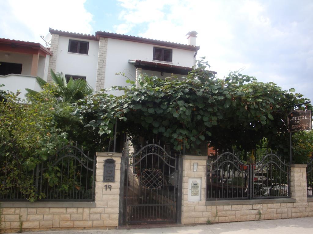 Apartments Sasha بولا المظهر الخارجي الصورة